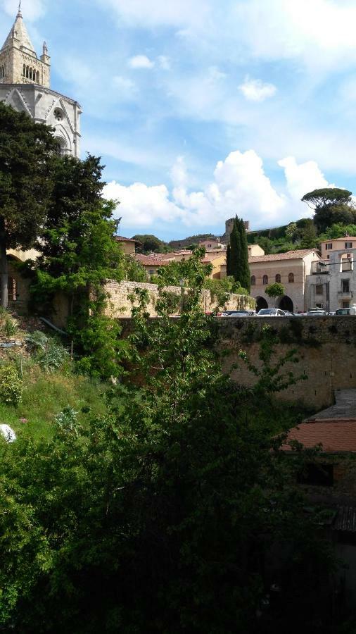 Al 32 B&B Massa Marittima Exterior photo