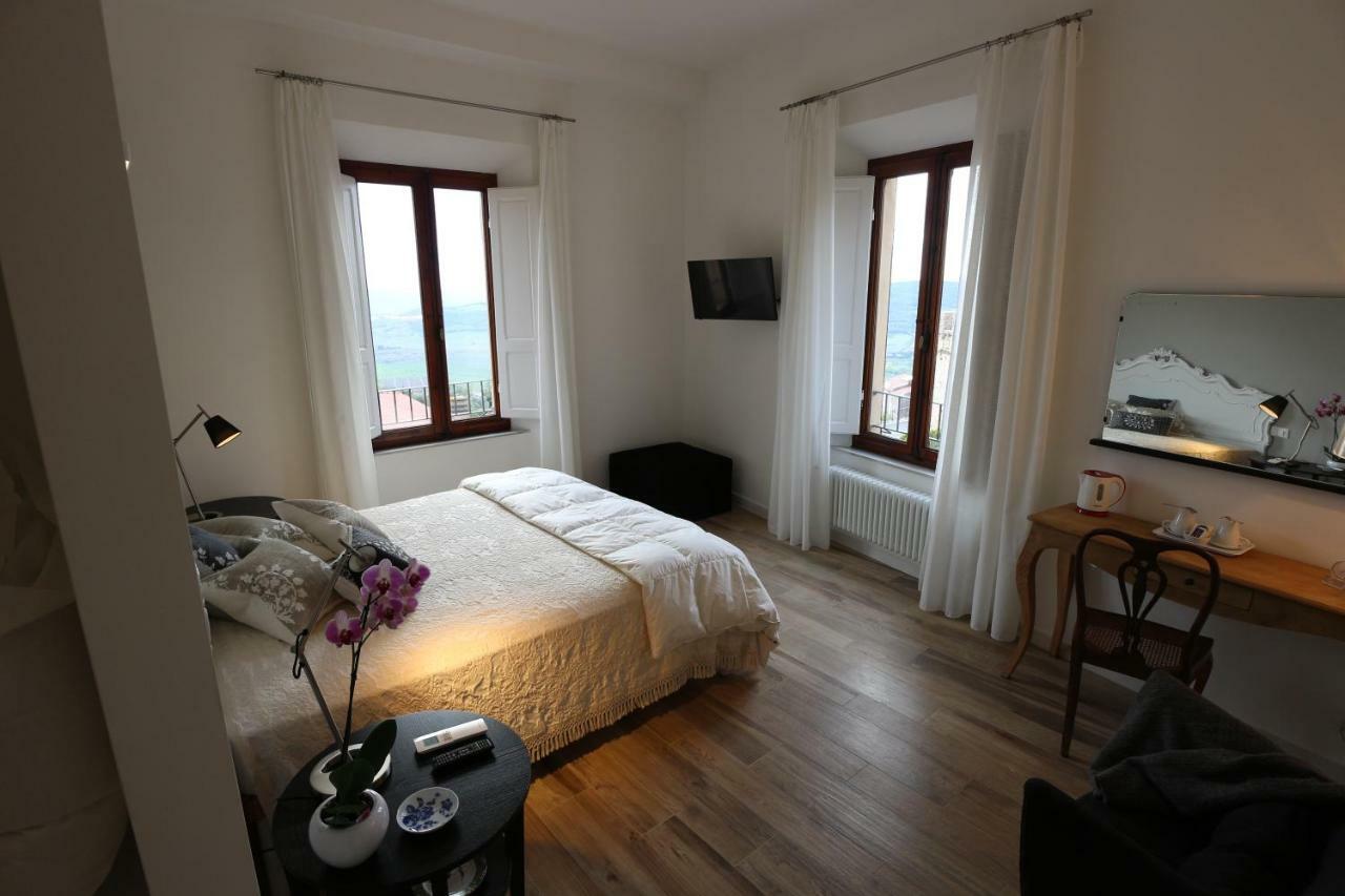 Al 32 B&B Massa Marittima Exterior photo